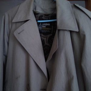 Men's London Fog Trench Coat , size 40